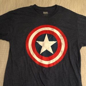 Adult medium avengers t-shirt